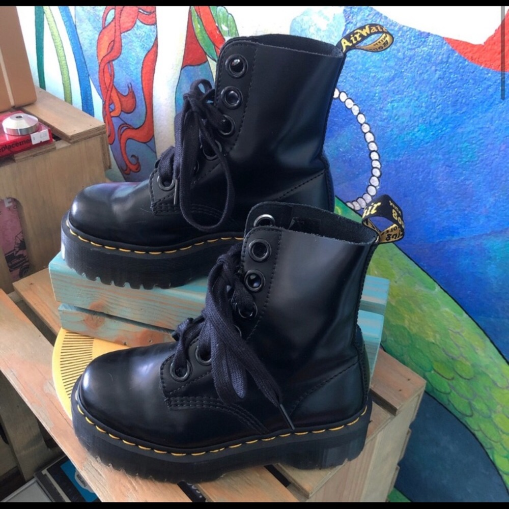 Black Molly Docs
